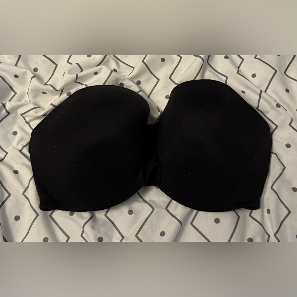 Elegant Black Victoria’s secret Strapless Bra